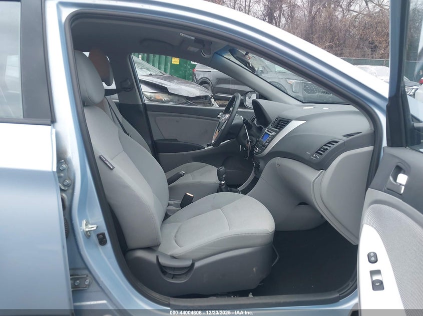 2013 Hyundai Accent Gs