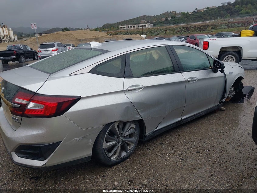 VIN JHMZC5F37JC015719 2018 HONDA CLARITY PLUG-IN HYBRID TOURING