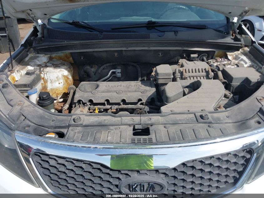 2011 Kia Sorento Lx VIN: 5XYKT3A1XBG105313 Lot: 44005187