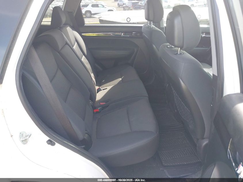 2011 Kia Sorento Lx VIN: 5XYKT3A1XBG105313 Lot: 44005187