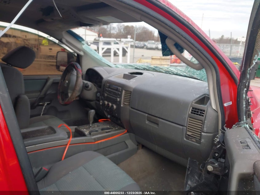 2005 Nissan Titan Se