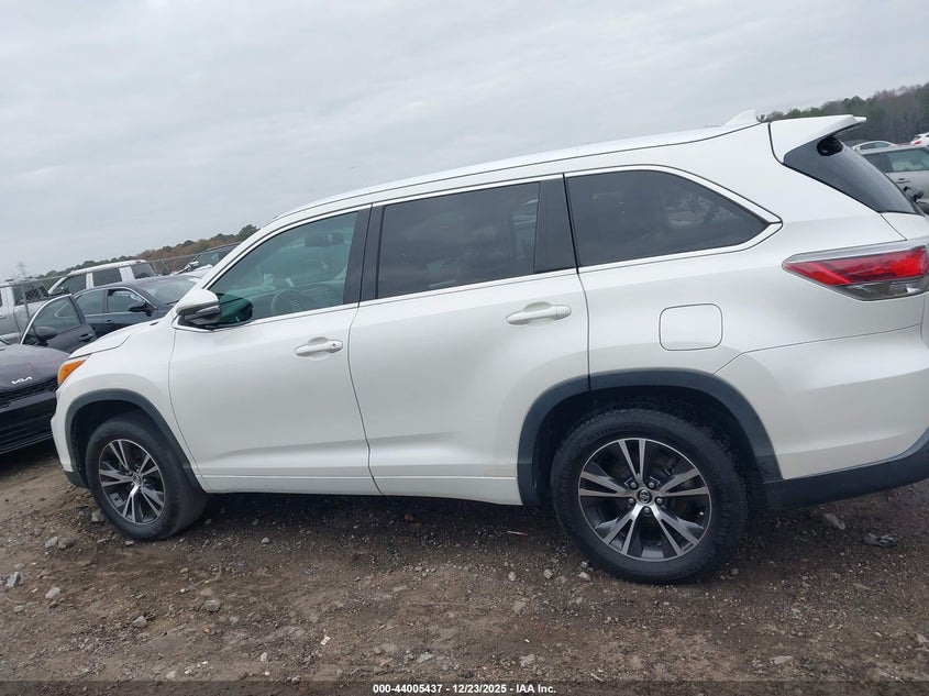 2016 Toyota Highlander Xle V6 VIN: 5TDKKRFH6GS505598 Lot: 44005437