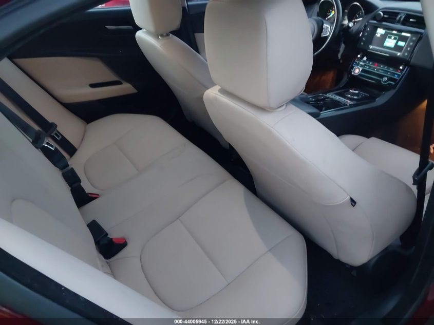 2017 Jaguar Xe 35T Premium VIN: SAJAJ4BV2HA968769 Lot: 44005945