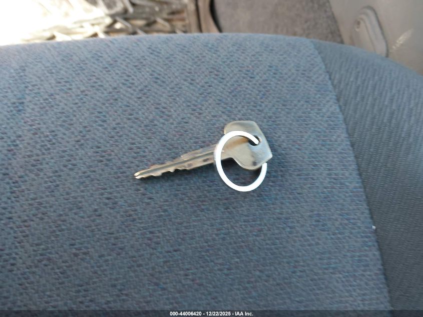 2002 Chevrolet Tracker Hard Top Base VIN: 2CNBJ13C526903624 Lot: 44006420