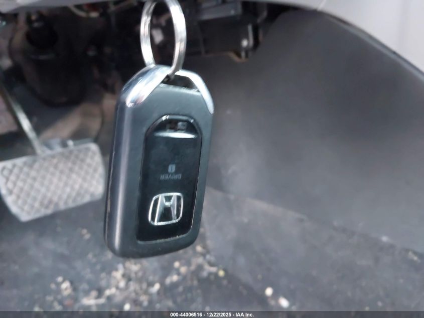 2015 Honda Accord Ex-L VIN: 1HGCR2F83FA221852 Lot: 44006516