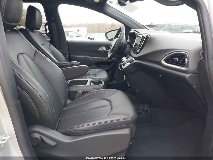 2026 Chrysler Pacifica - 2C4RC1BG1TR168416