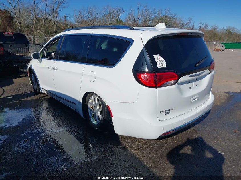 2020 Chrysler Pacifica Touring L