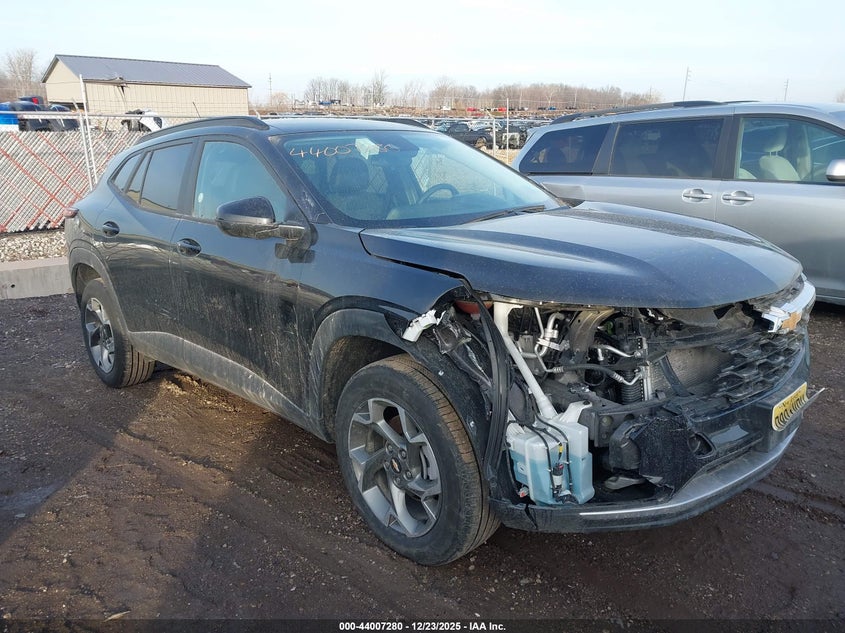 KL77LHEP8SC233763 2025 Chevrolet Trax Fwd Lt auction photo 1