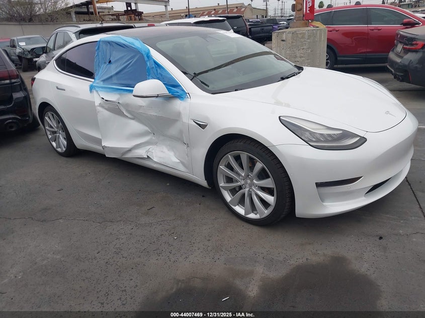 5YJ3E1EA6JF154656 2018 Tesla Model 3 Long Range/Mid Range auction photo 1