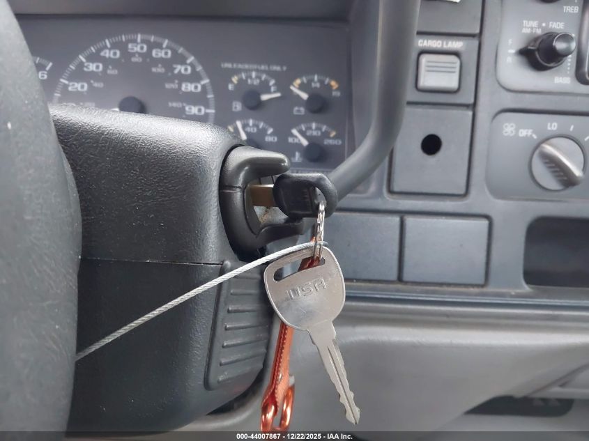 1998 Chevrolet C2500 Fleetside VIN: 1GCGC24R1WE119911 Lot: 44007867