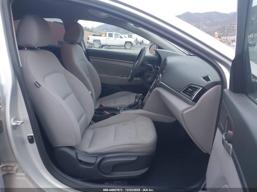 VIN 5NPD84LFXJH267815 2018 HYUNDAI ELANTRA SEL