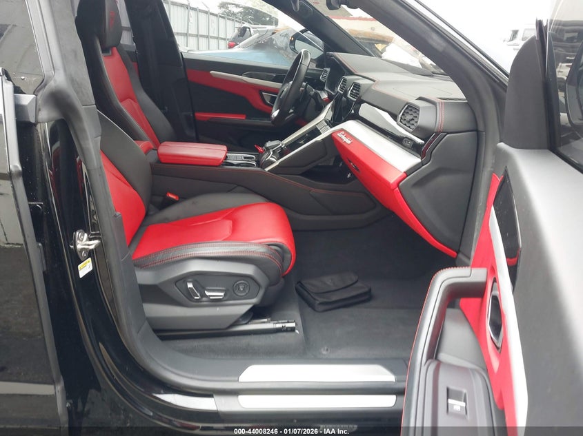 VIN ZPBUA1ZL4MLA14854 2021 LAMBORGHINI URUS GRAPHITE CAPSULE/PEARL CAPSULE