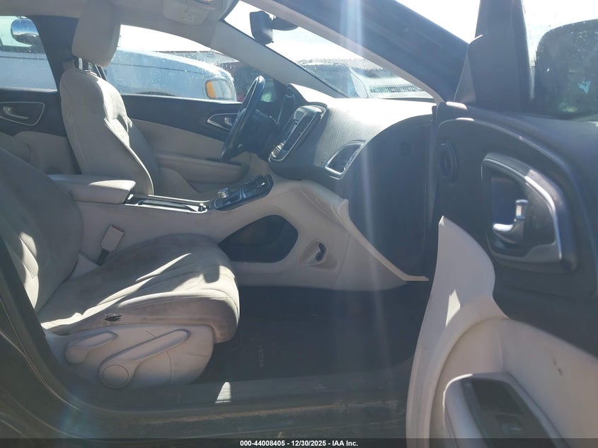 2015 Chrysler 200 Limited