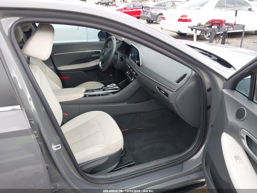 2022 Hyundai Sonata Sel