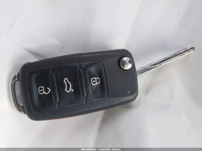 2012 Volkswagen Eos Komfort VIN: WVWBW7AH6CV004033 Lot: 44008880