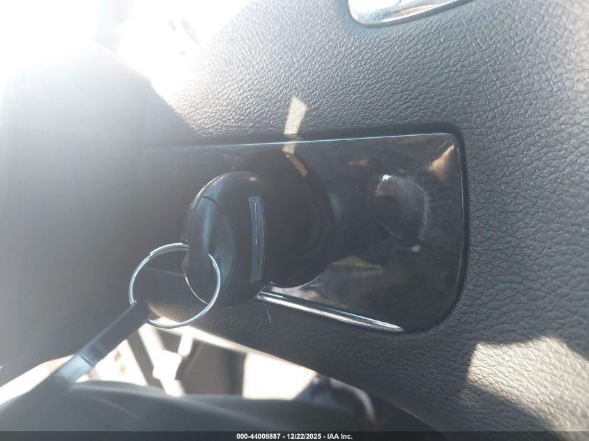 2015 Chrysler Town & Country Touring VIN: 2C4RC1BG6FR545570 Lot: 44008887