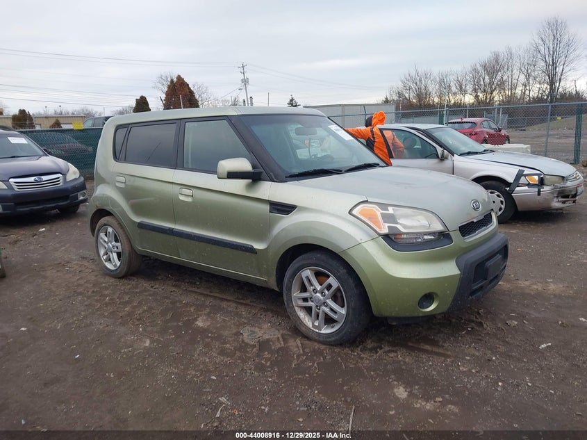 KNDJT2A20A7178328 2010 Kia Soul + auction photo 1