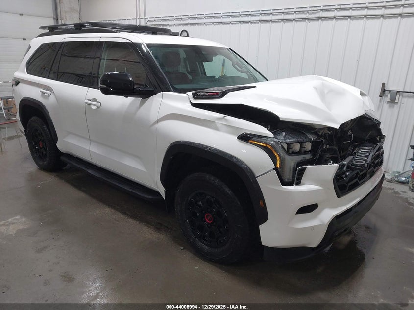 7SVAAABAXPX014119 2023 Toyota Sequoia Trd Pro auction photo 1