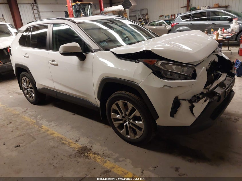 2T3A1RFV2KC021411 2019 Toyota Rav4 Xle Premium auction photo 1