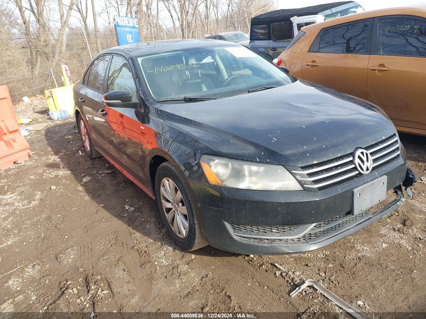 2013 Volkswagen Passat 2.5L Wolfsburg Edition