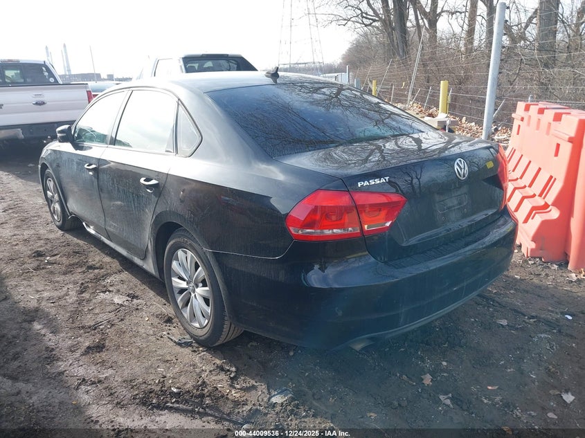 2013 Volkswagen Passat 2.5L Wolfsburg Edition