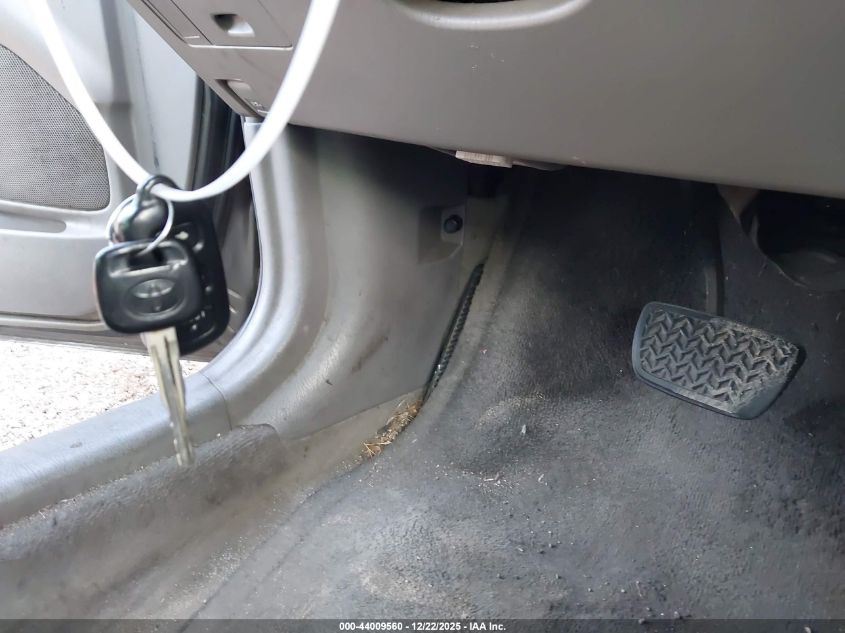 2003 Toyota Camry Le VIN: 4T1BE32KX3U663756 Lot: 44009560