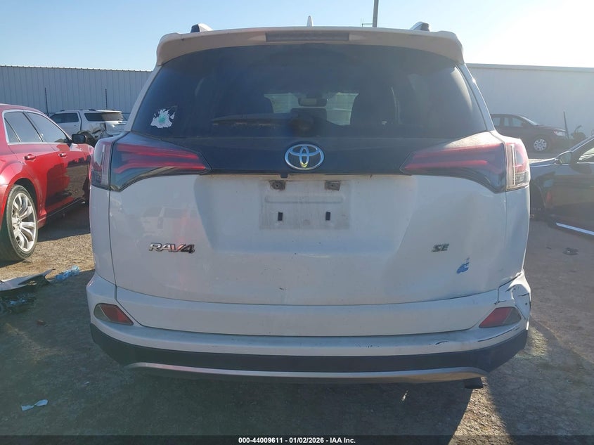 VIN JTMNFREV3HJ141082 2017 TOYOTA RAV4 SE