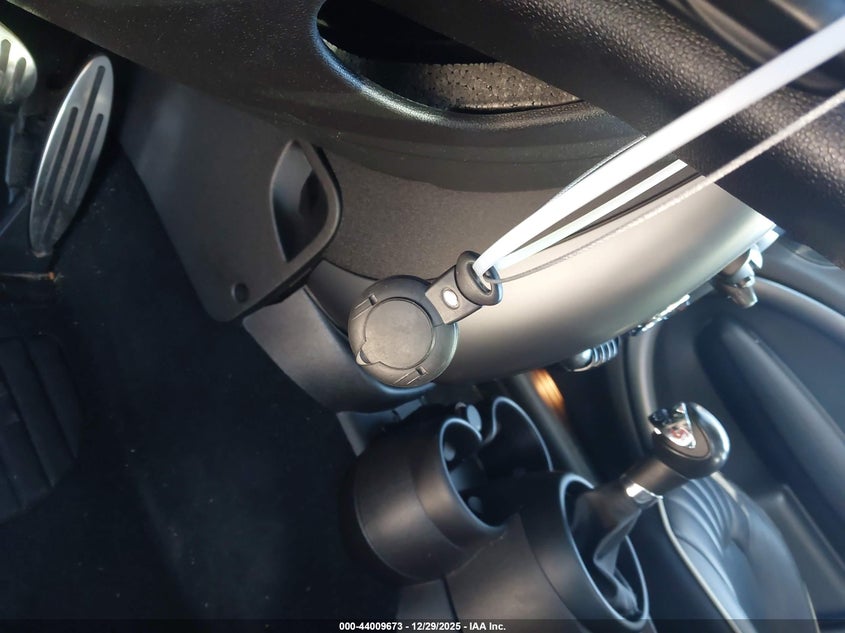 2015 Mini Countryman Cooper S VIN: WMWZC5C57FWP49187 Lot: 44009673