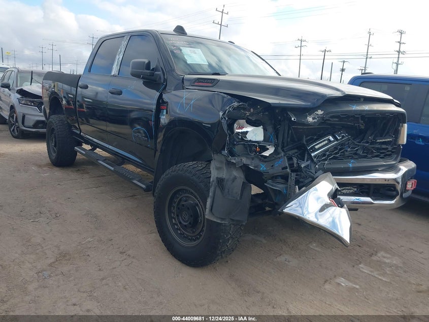 RAM 2500 TRADESMAN 4X4 6 4 BOX