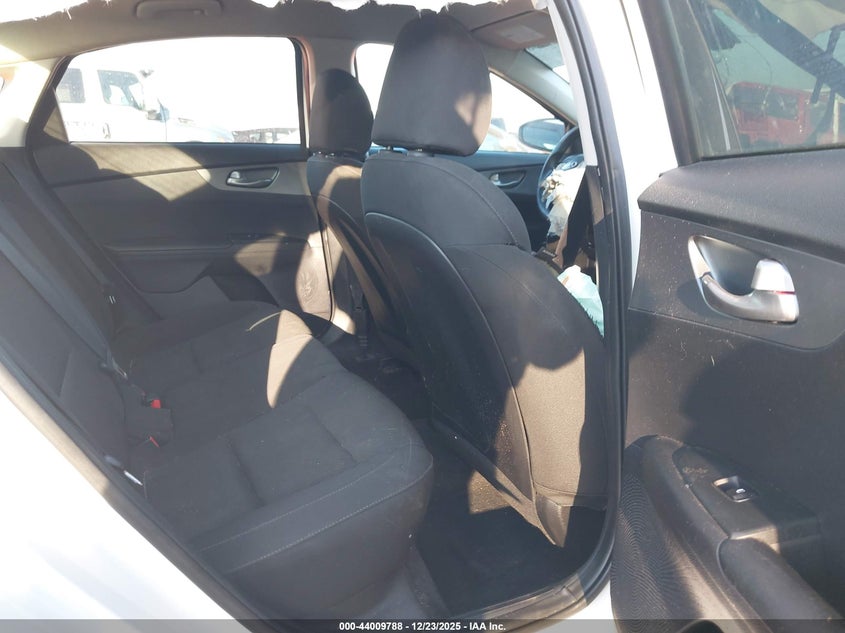 VIN 3KPF24AD5ME315256 2021 KIA FORTE LXS