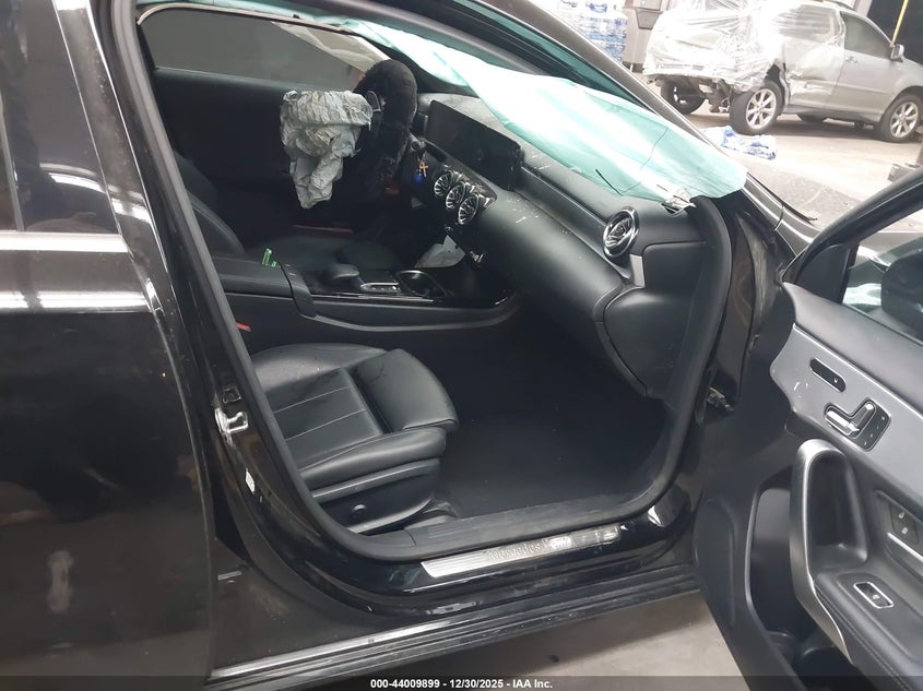 2022 Mercedes-Benz A 220