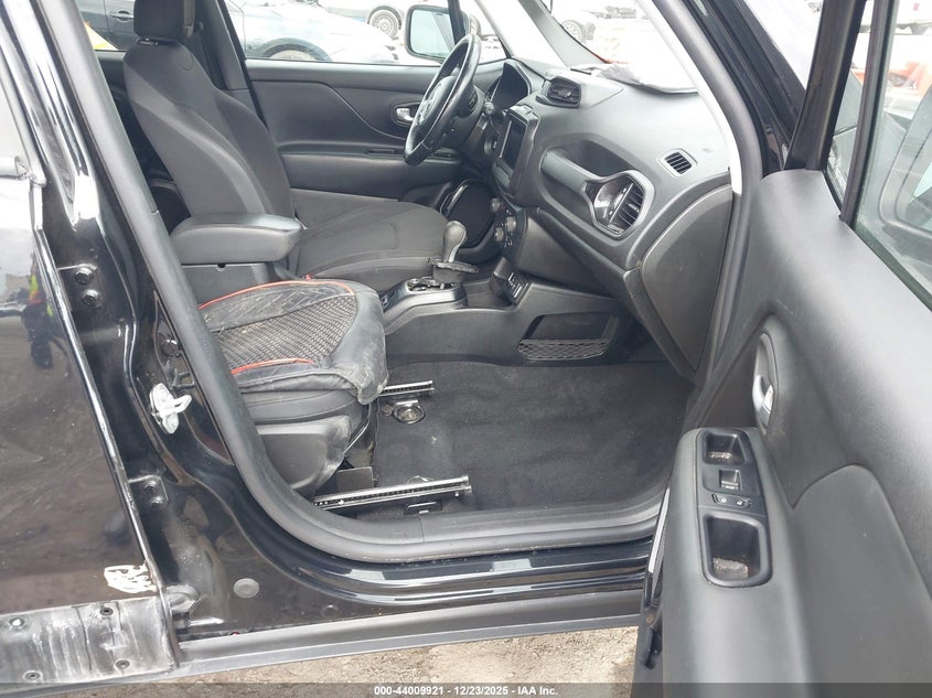 2019 Jeep Renegade Altitude Fwd