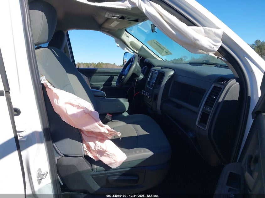 2017 Ram 1500 Express 4X4 6'4 Box