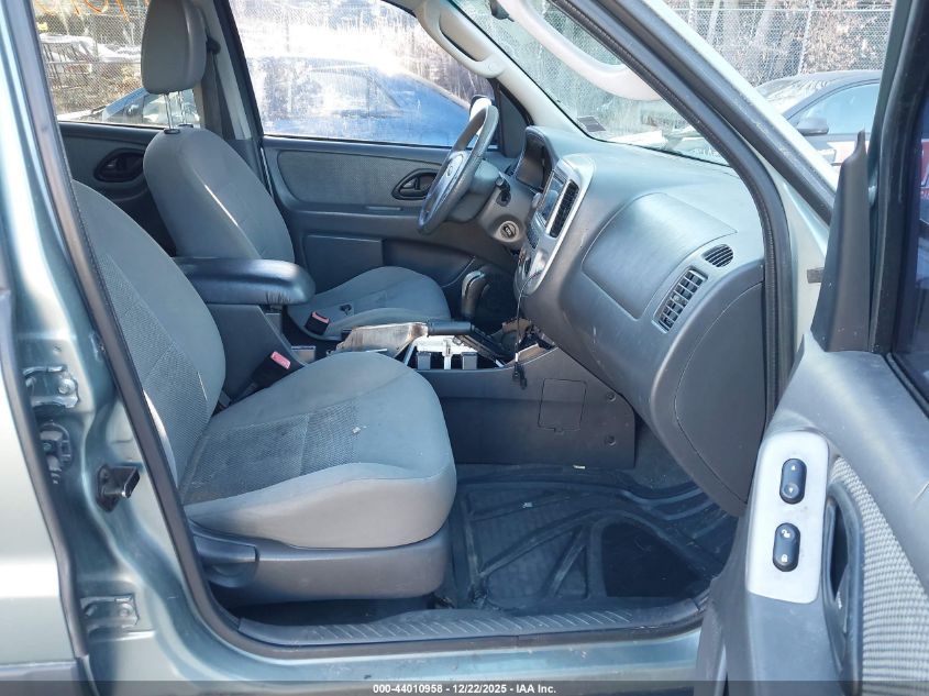 2007 Ford Escape Hybrid VIN: 1FMYU49H77KB33730 Lot: 44010958