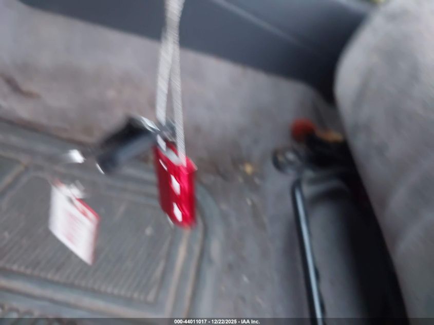 1997 Toyota Camry Le VIN: JT2BG22K7V0011043 Lot: 44011017