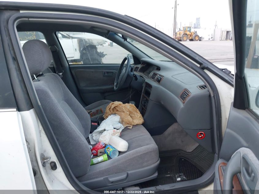 1997 Toyota Camry Le VIN: JT2BG22K7V0011043 Lot: 44011017