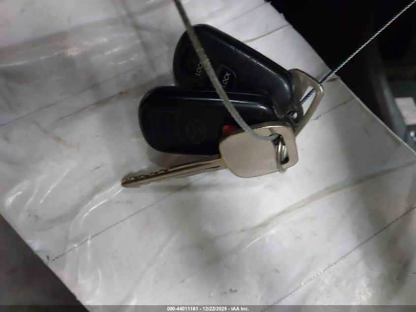 2005 Toyota Tundra Sr5 V8 VIN: 5TBDT44135S498940 Lot: 44011161