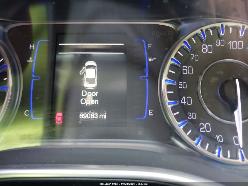 2015 Chrysler 200 Limited VIN: 1C3CCCAB7FN536823 Lot: 44011260