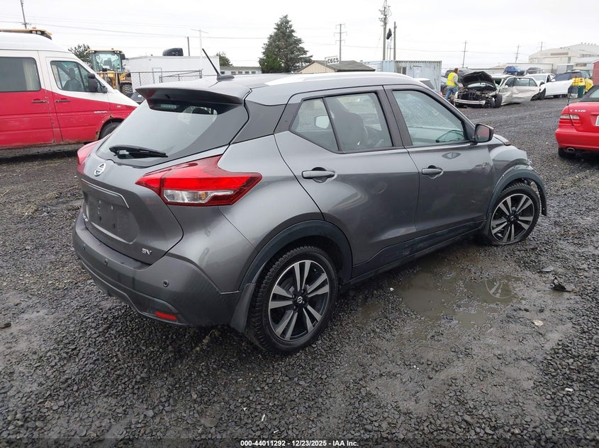 2020 Nissan Kicks Sv Xtronic Cvt