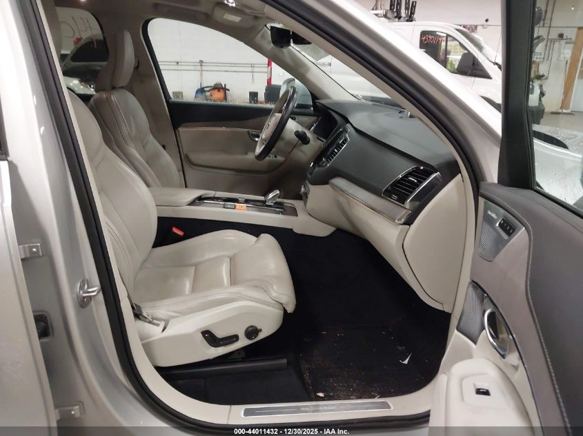 2022 Volvo Xc90 Recharge Plug-In Hybrid T8 Inscription Extended Range 6P