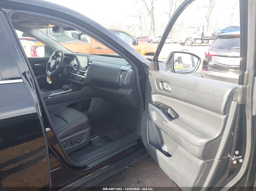 2025 Nissan Pathfinder Sl 4Wd