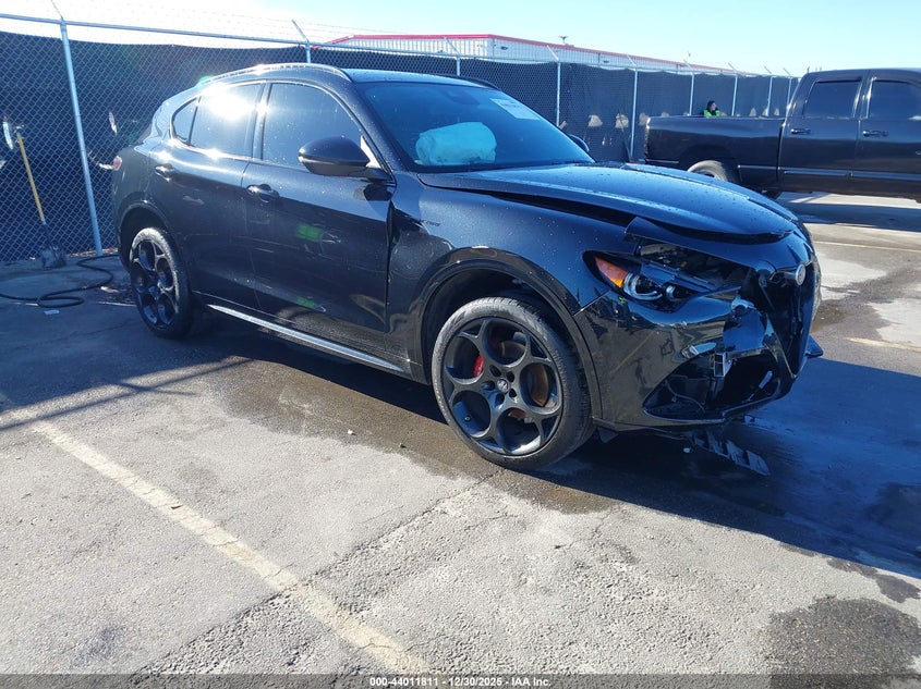 ZASPAKBN2R7D72600 2024 Alfa Romeo Stelvio Competizione Awd auction photo 1