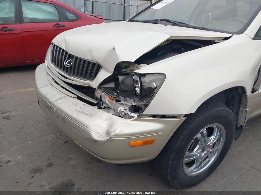 1999 Lexus Rx 300 VIN: JT6HF10U3X0015779 Lot: 44012052