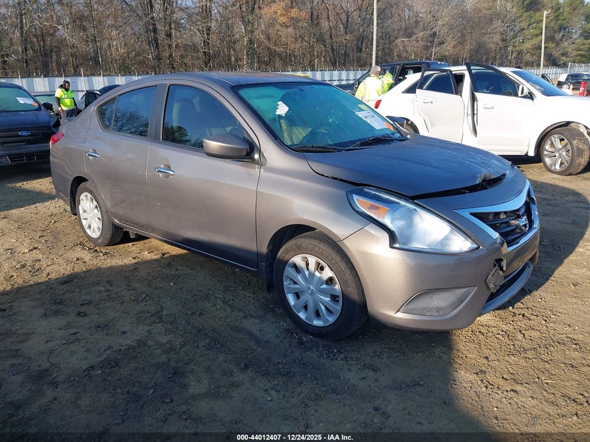 3N1CN7AP8FL943707 2015 Nissan Versa 1.6 Sv auction photo 1