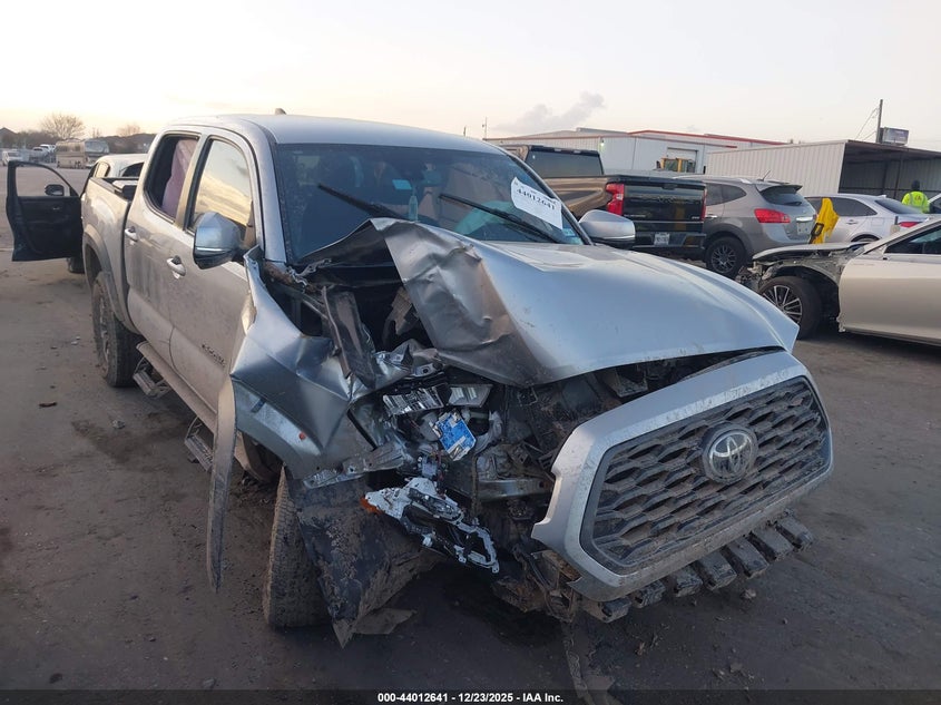 3TMCZ5AN3PM640155 2023 Toyota Tacoma Double Cab auction photo 1
