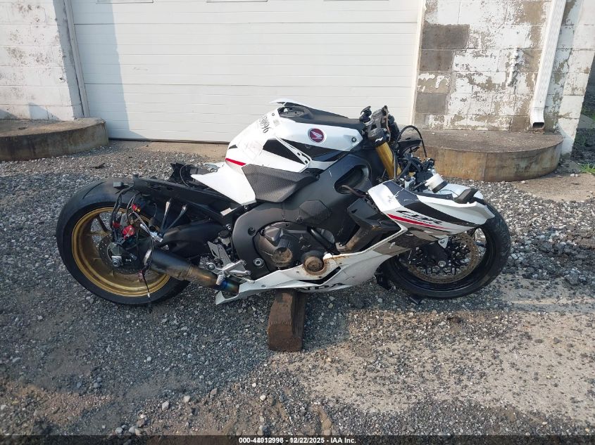 2025 Honda Cbr1000 Rr VIN: JH2SC7716SK800100 Lot: 44012998