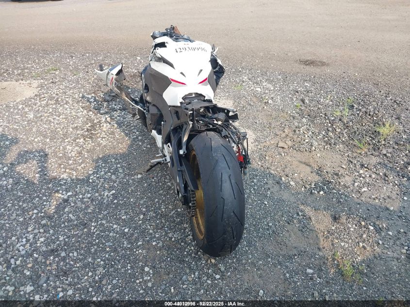 2025 Honda Cbr1000 Rr VIN: JH2SC7716SK800100 Lot: 44012998