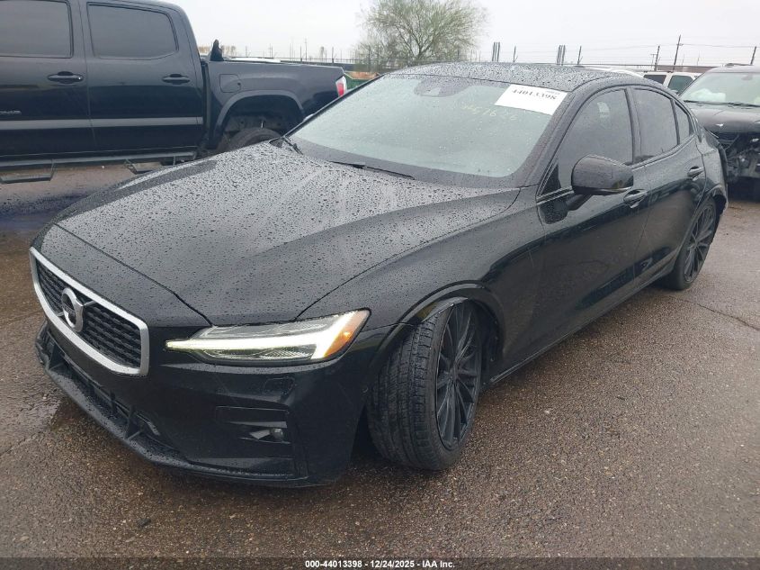 2019 Volvo S60 T6 R-Design