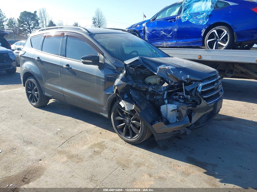 1FMCU0J91HUE85232 2017 Ford Escape Titanium auction photo 1