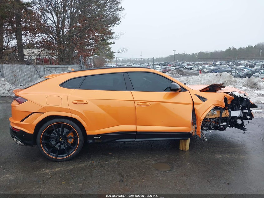 Auction sale of the 2024 LAMBORGHINI URUS , vin: ZPBUB3ZL7RLA31311, lot number: 44013457